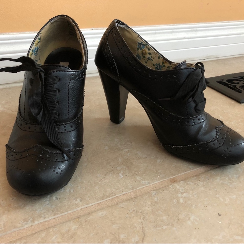 Oxford style black faux leather heels/booties